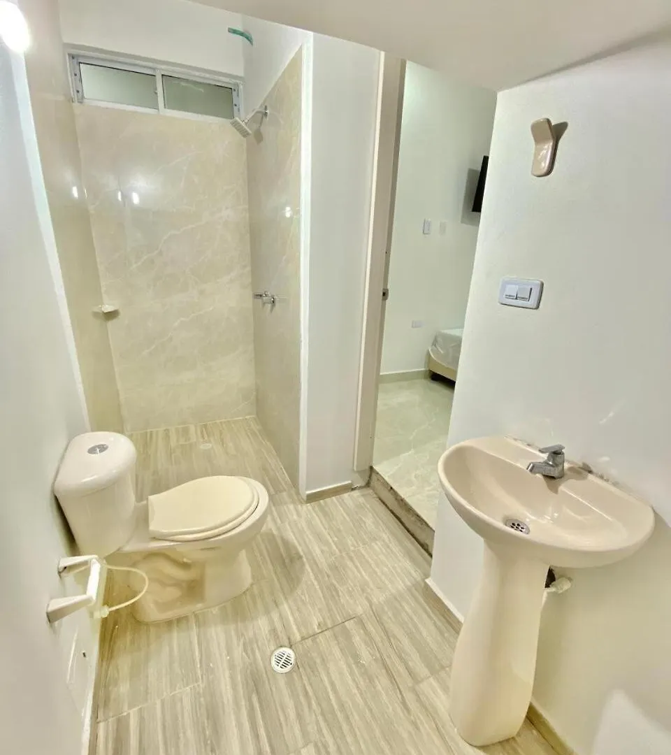 Habitacion Independiente Cerca A Malecon Del Rio Barranquilla  Apartment